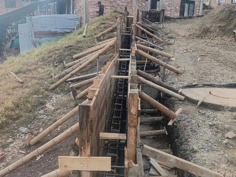 Contención y cimentación — Encofrado de muro